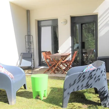 Un Air De Campagne En Vieille - A Country Air In Old Town With Song Of Birds Apartament *