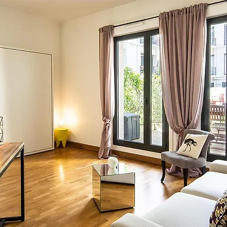 Apartament Un Air De Campagne En Vieille - A Country Air In Old Town With Song Of Birds *